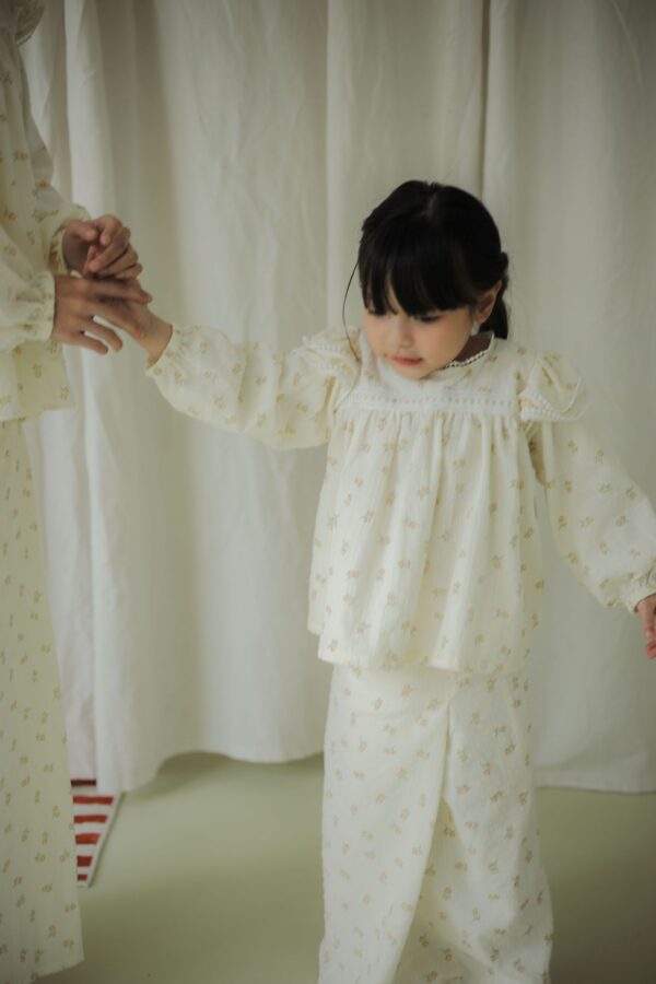 little audelia ruffles in lillou